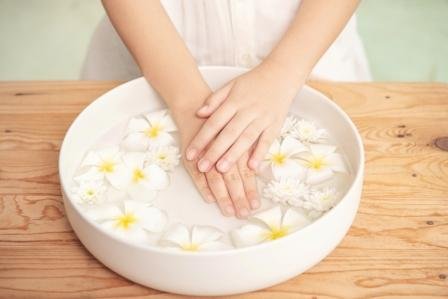 Incredible Home Remedies for Black Knuckles Transformation; how to lighten dark knuckles fast?